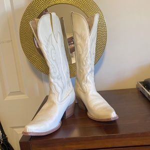 Like new, worn twice. Beautiful Freebird Woodland western boot.